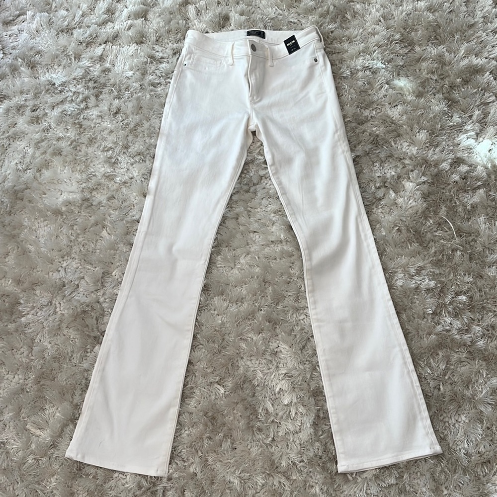 Abercrombie mid rise boot cut white jeans size 26